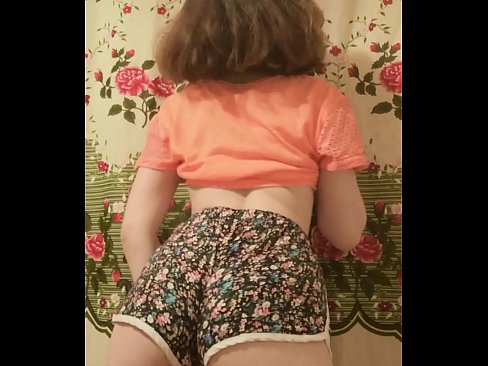 ❤️ Jovem sensual a despir os seus calções para a câmara Porno em nós ❌