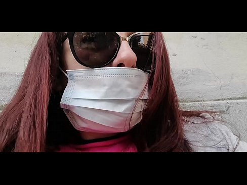 ❤️ Nicoletta vinga-se do seu vizinho e faz chichi na sua garagem (Especial Covid19 Quarentena Italiana) Porno em nós ❌